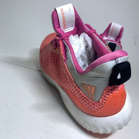Athletic_Shoes